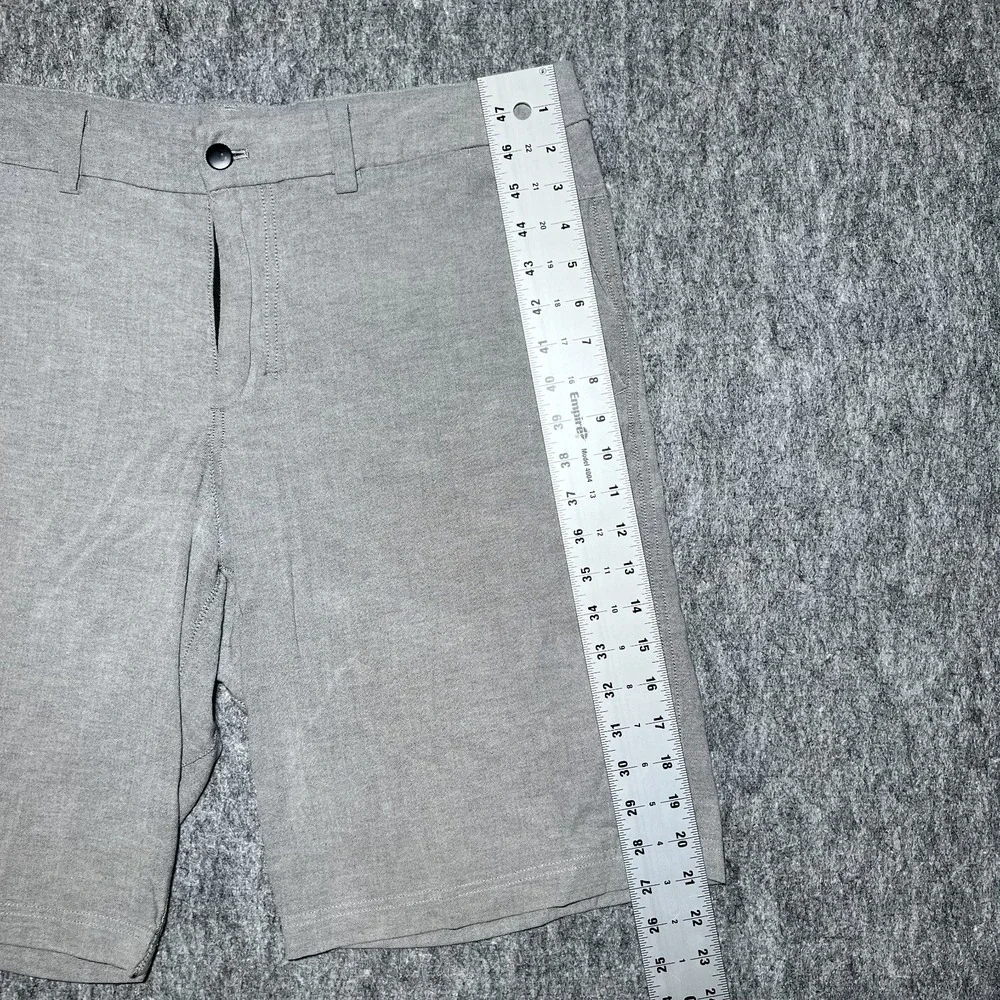 Lululemon Commission Shorts Men 38 x 11 Light Gray Chino Casual Summer Logo